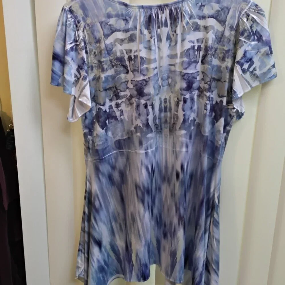 World Unity Women's OX (14-16) blue Tye-Dye Rhinestones Intricate Lace Top - Picture 6 of 9